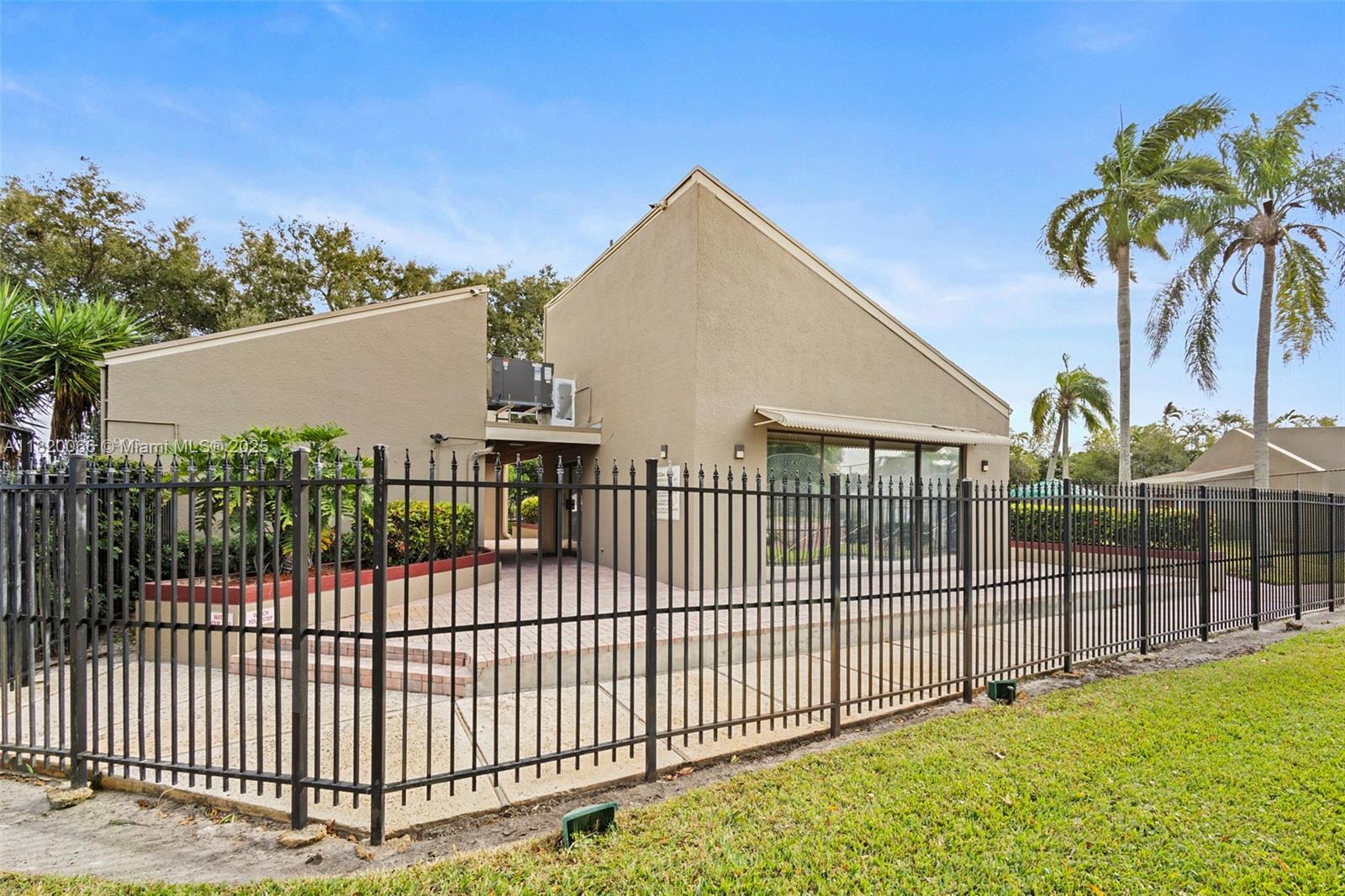 EVERGLADES SUGAR & LAND C - Residential Lease