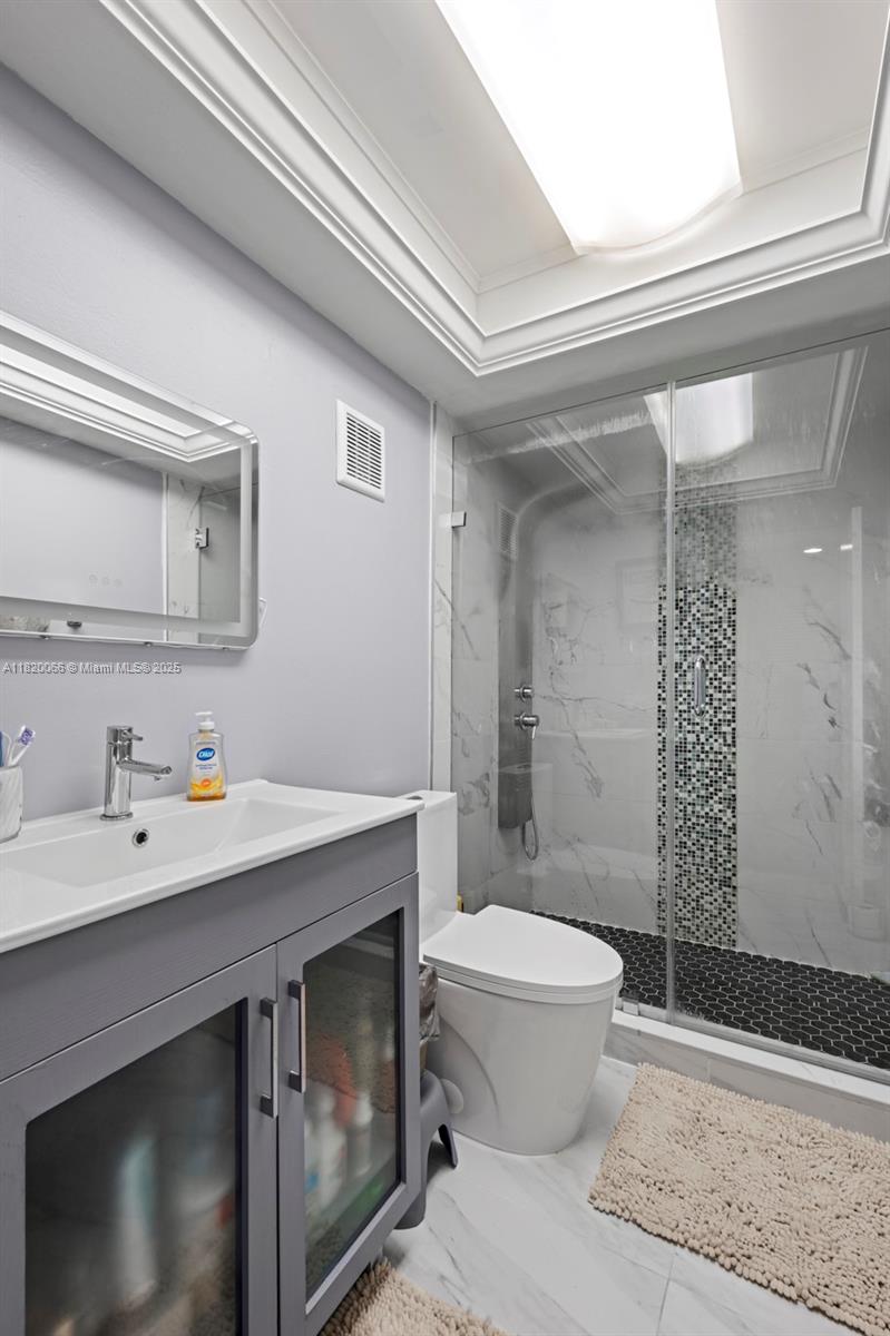 EVERGLADES SUGAR & LAND C - Residential Lease