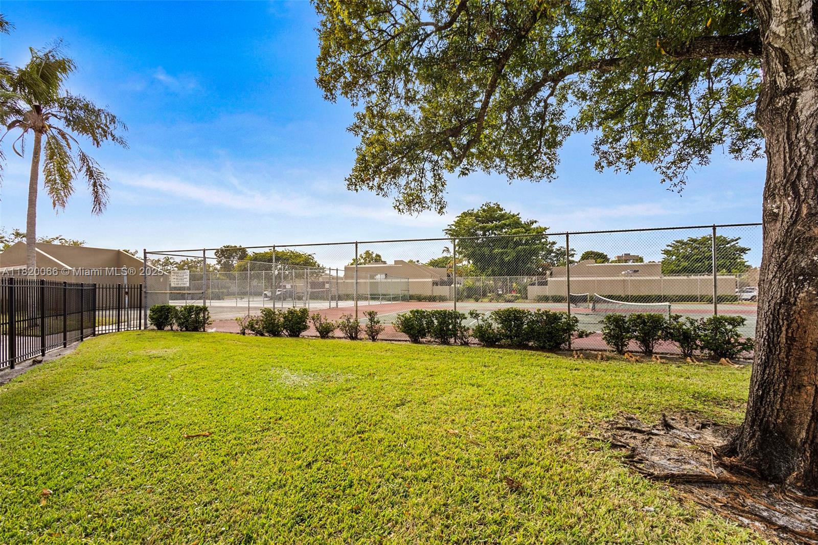 EVERGLADES SUGAR & LAND C - Residential Lease