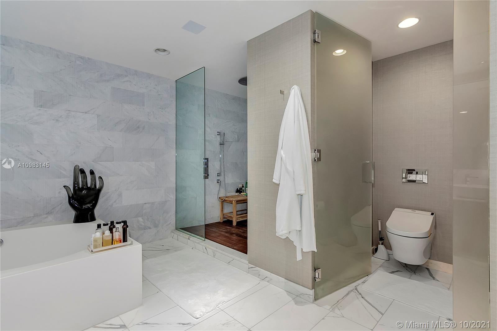 OCEANA BAL HARBOUR CONDO - Residential