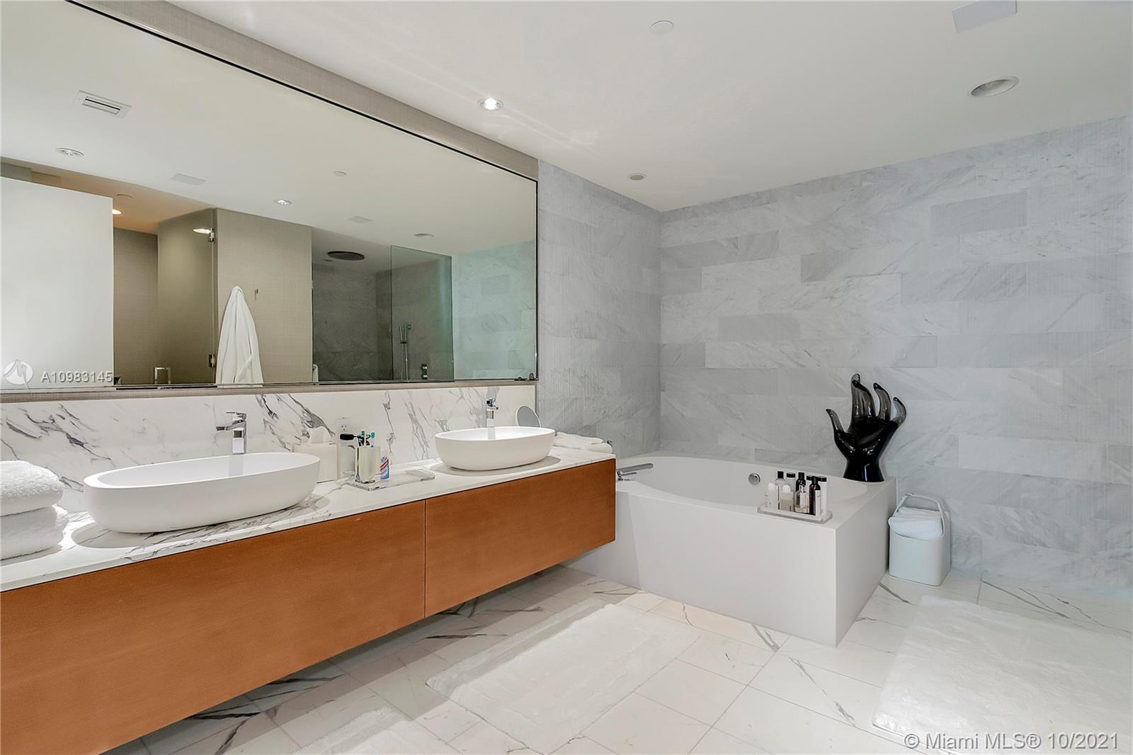 OCEANA BAL HARBOUR CONDO - Residential