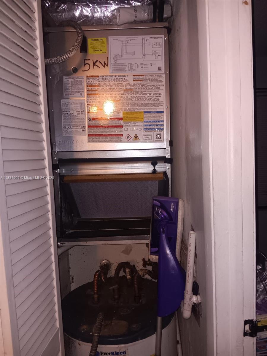 SHAKER WOODS VILLAGE - Residential