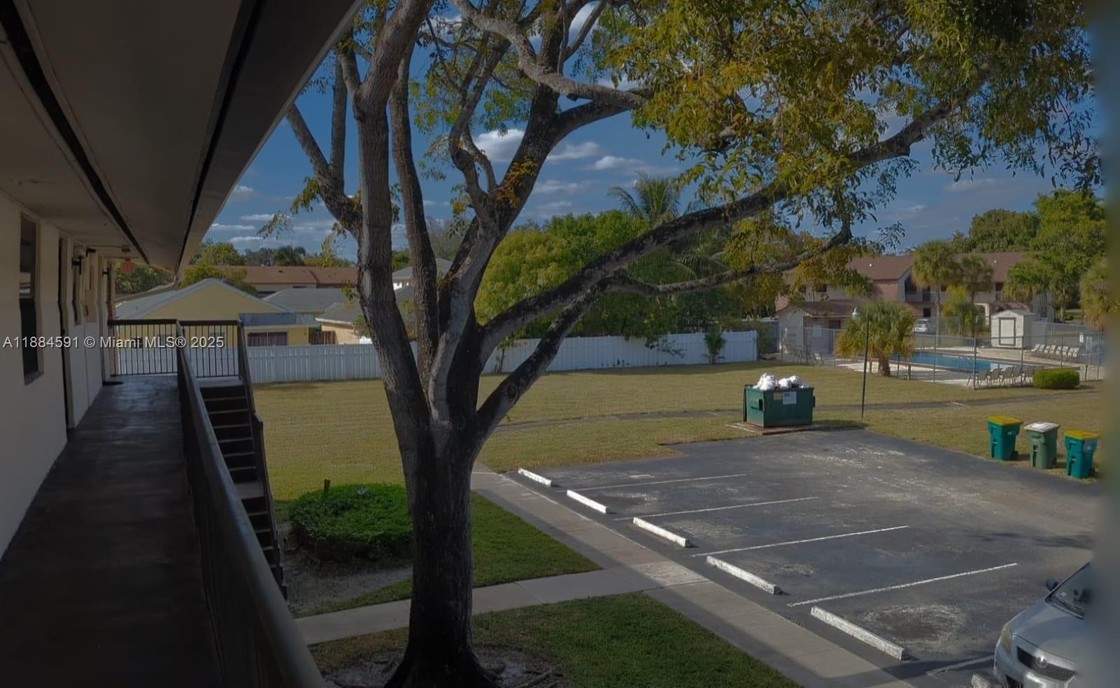 SHAKER WOODS VILLAGE - Residential