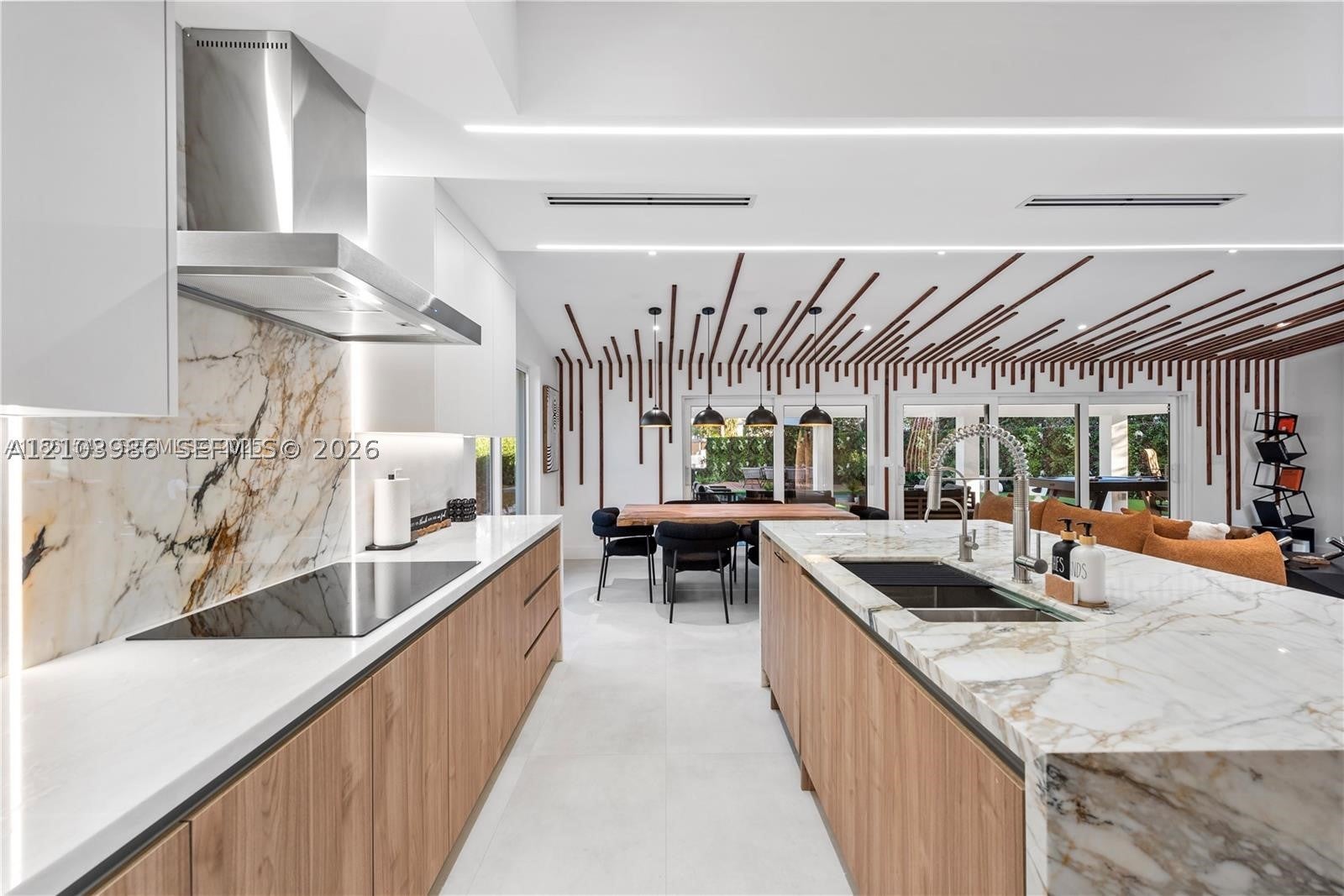 2406 Nassau Ln
