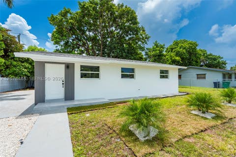 Photo of 655 SW 6th Ter, Florida City, FL 33034 (MLS # A12078403)