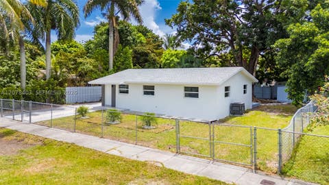 Tiny photo for 655 SW 6th Ter, Florida City, FL 33034 (MLS # A12078403)