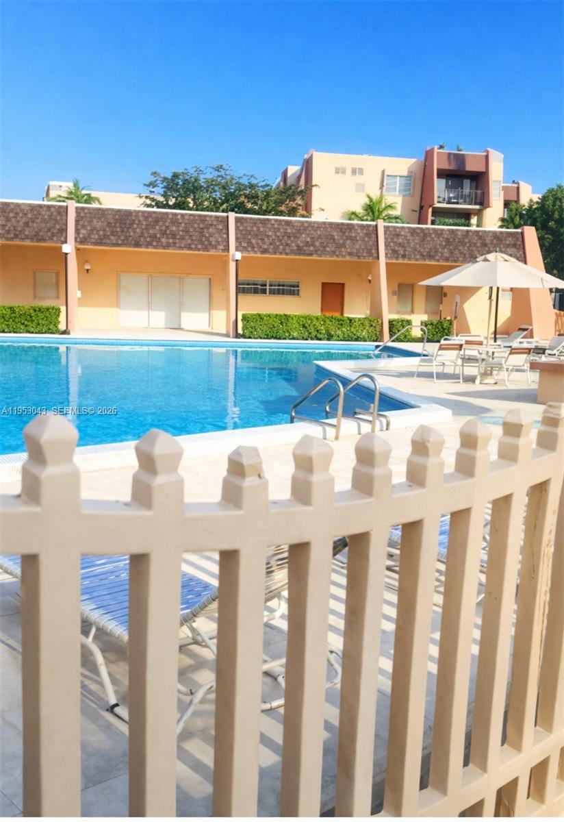 RAMBLEWOOD CONDO A - Residential