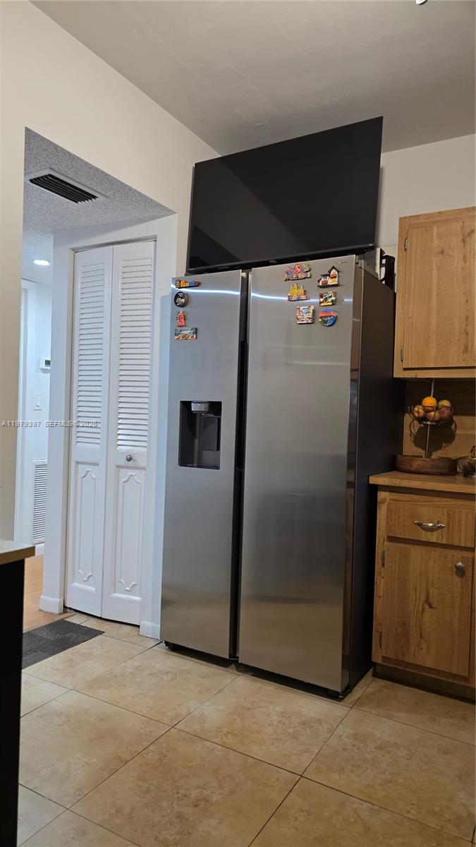 NORTHLAKE VLG AT CALIF CL - Residential Lease