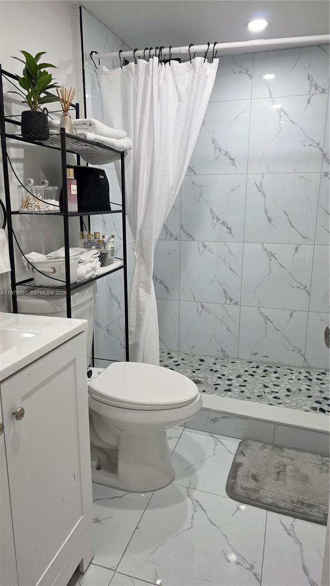 NORTHLAKE VLG AT CALIF CL - Residential Lease