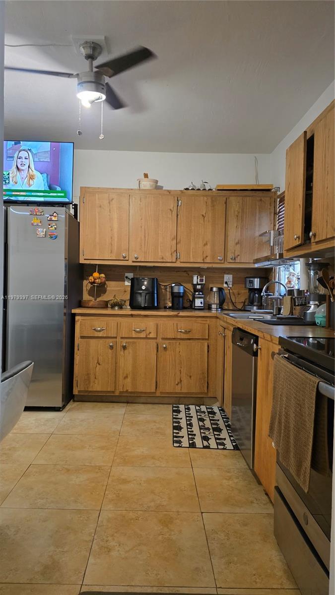 NORTHLAKE VLG AT CALIF CL - Residential Lease