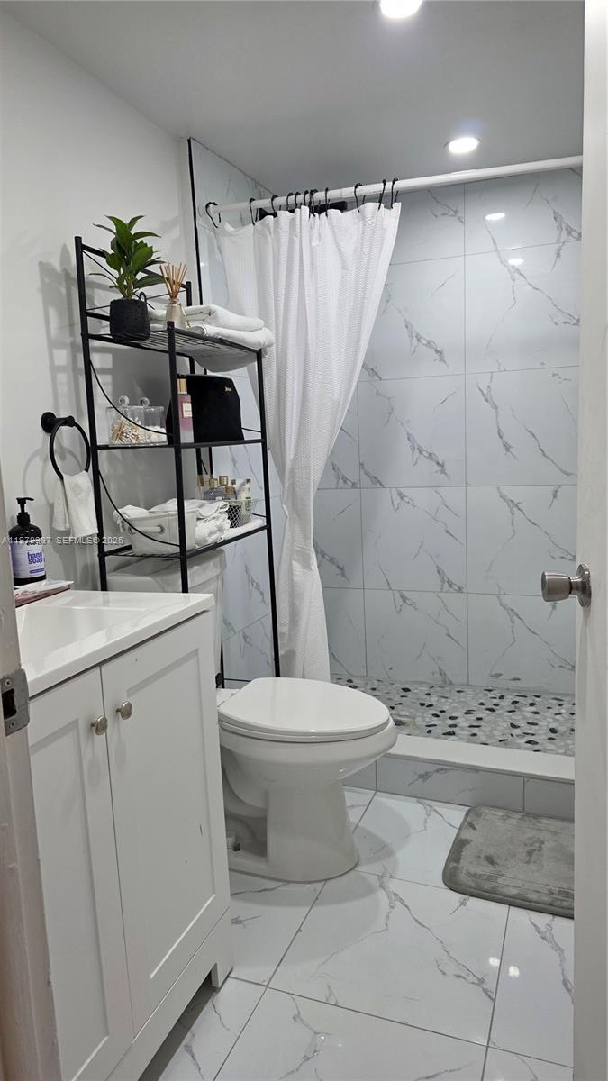 NORTHLAKE VLG AT CALIF CL - Residential Lease