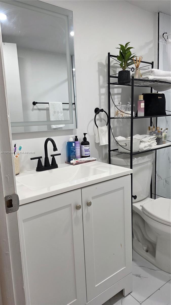 NORTHLAKE VLG AT CALIF CL - Residential Lease