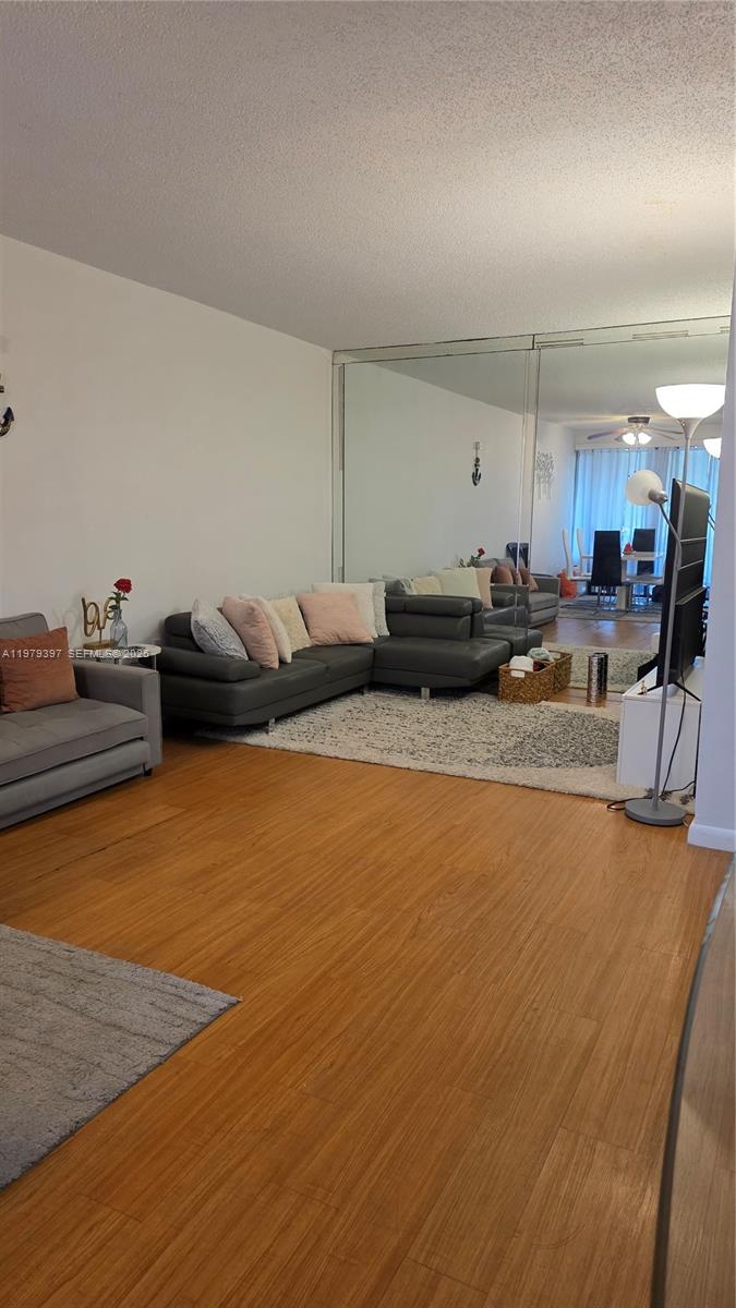 NORTHLAKE VLG AT CALIF CL - Residential Lease