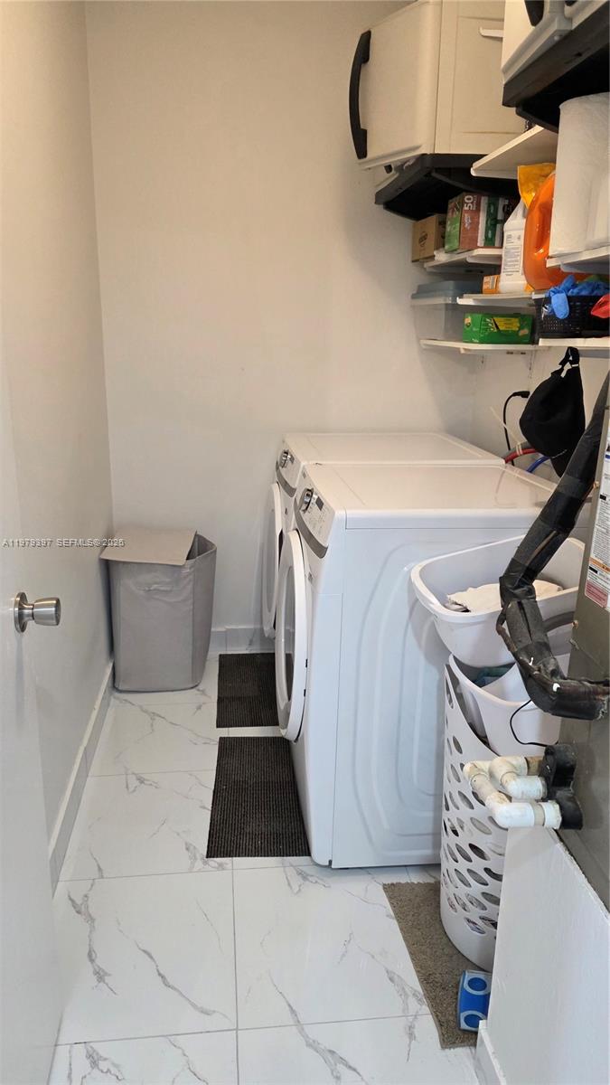 NORTHLAKE VLG AT CALIF CL - Residential Lease