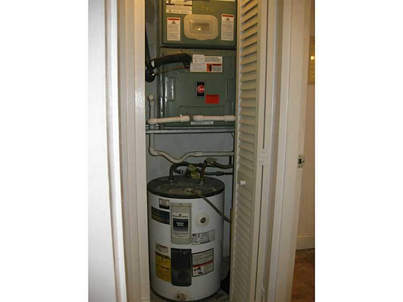 BAYVIEW PALMS CONDO - Residential Lease