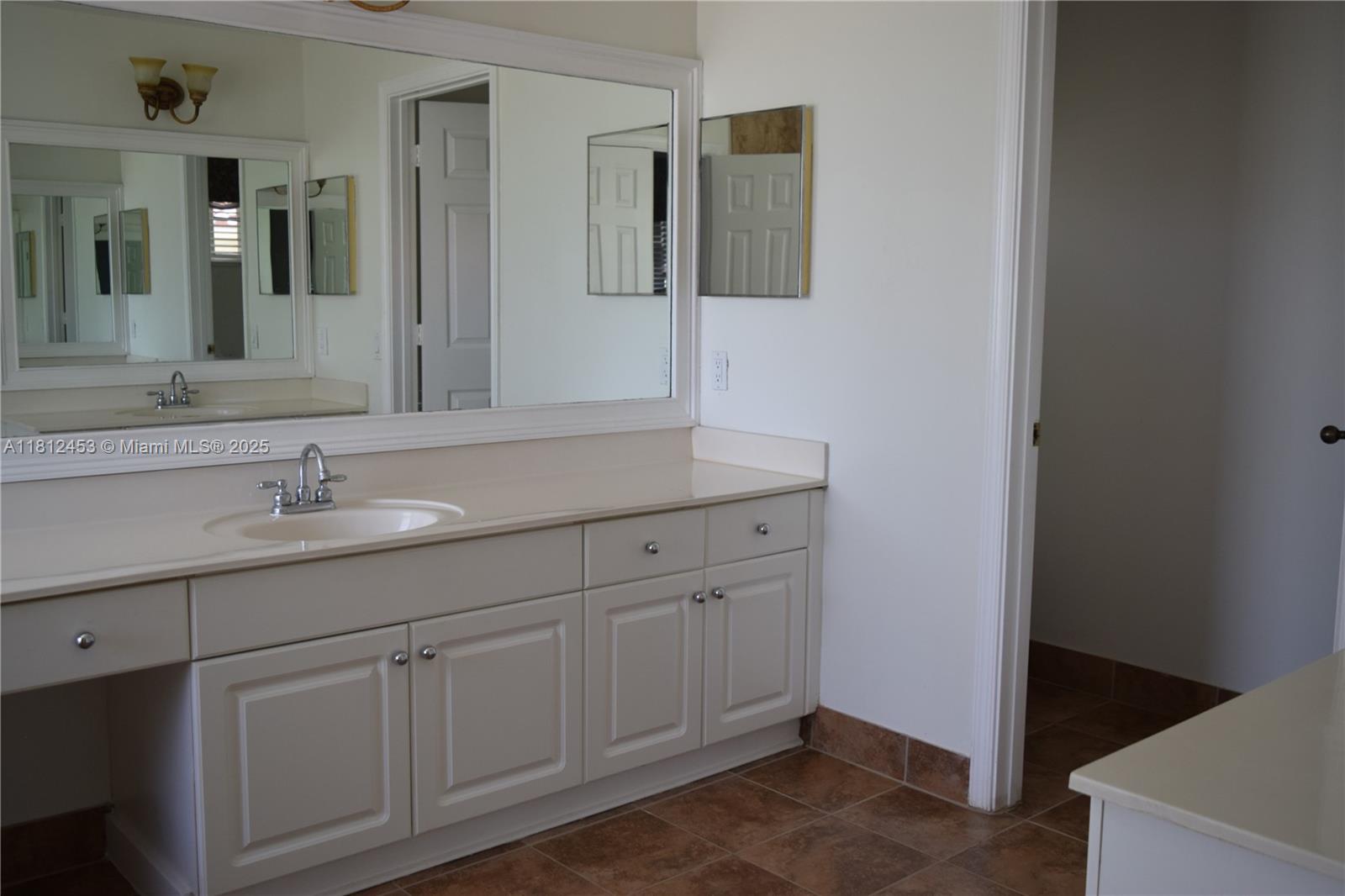 SECTOR 3 - PARCELS H I J - Residential Lease