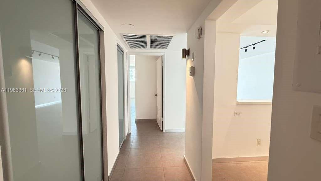 19380 Collins Ave 905