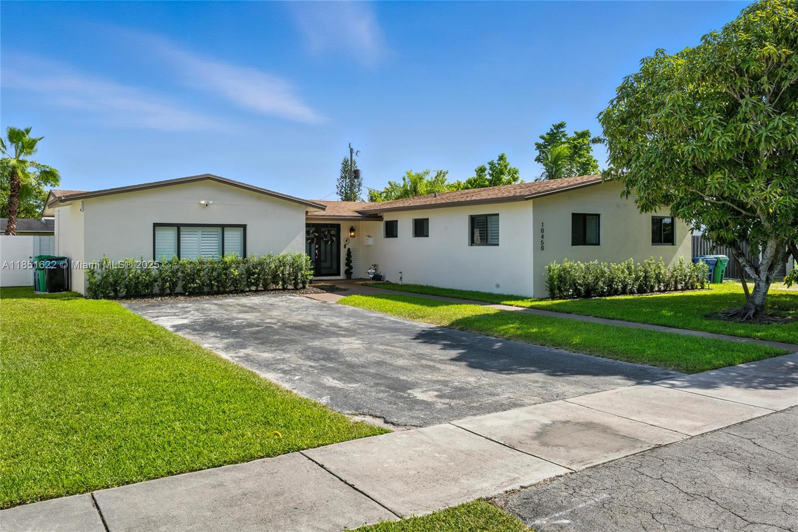 FAIRWAY PLAZA - Residential