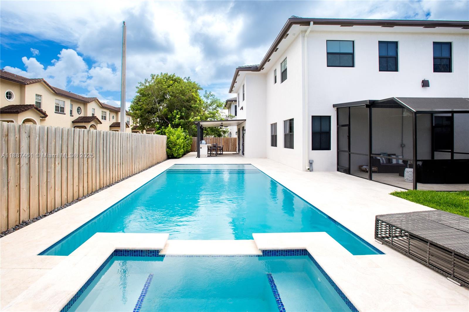 LEGACY GRAND - Residential