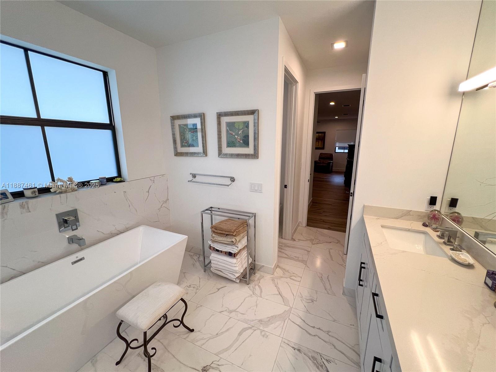 LEGACY GRAND - Residential