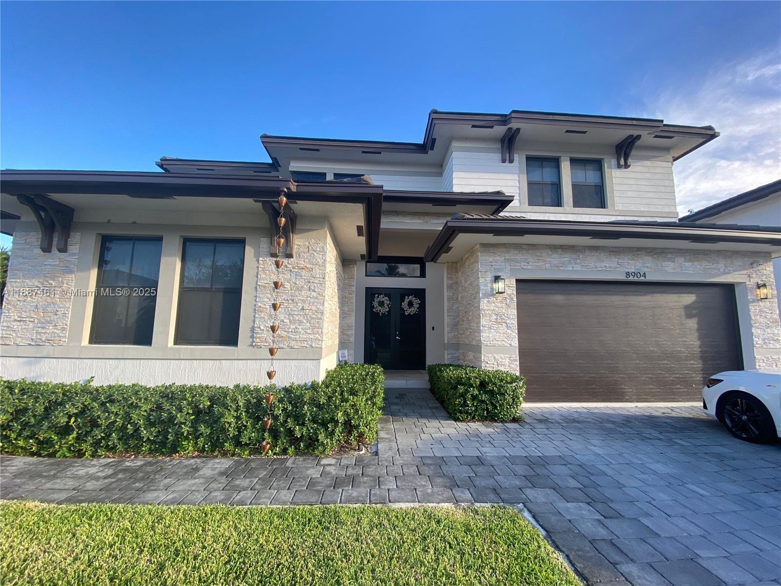 LEGACY GRAND - Residential