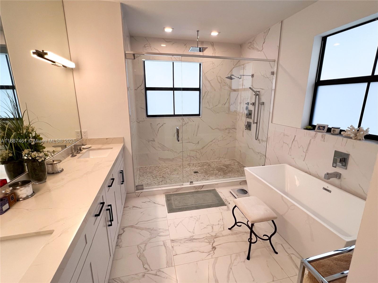 LEGACY GRAND - Residential