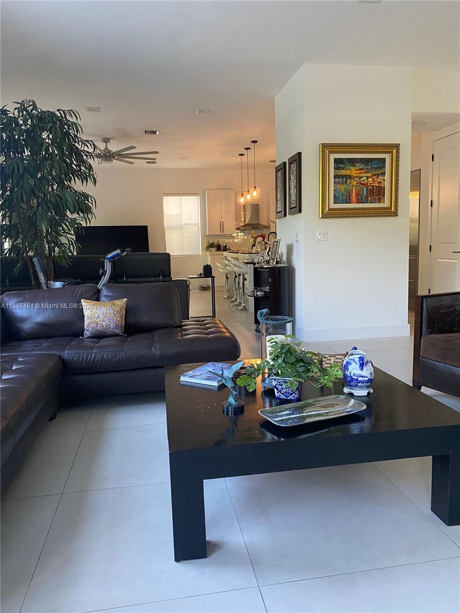 LEGACY GRAND - Residential