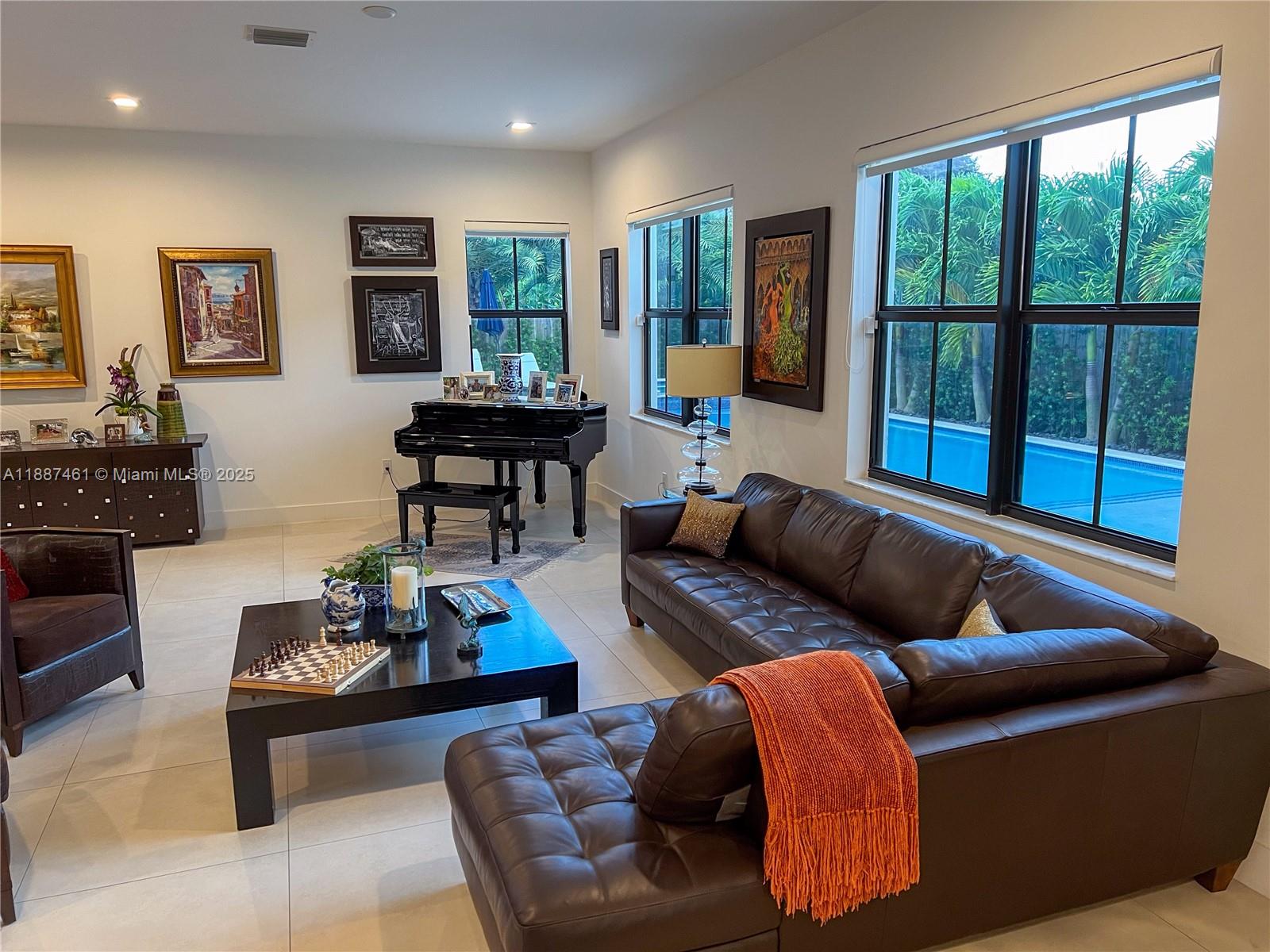 LEGACY GRAND - Residential