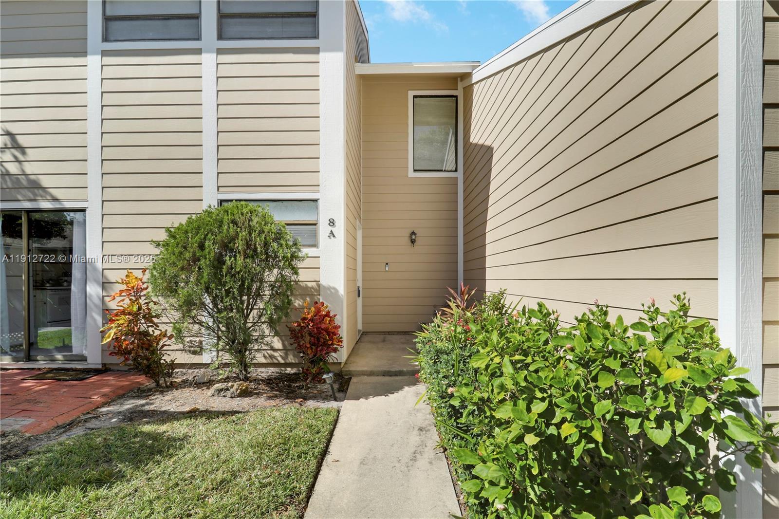 JUPITER VILLAGE TOWNHOMES - Residential