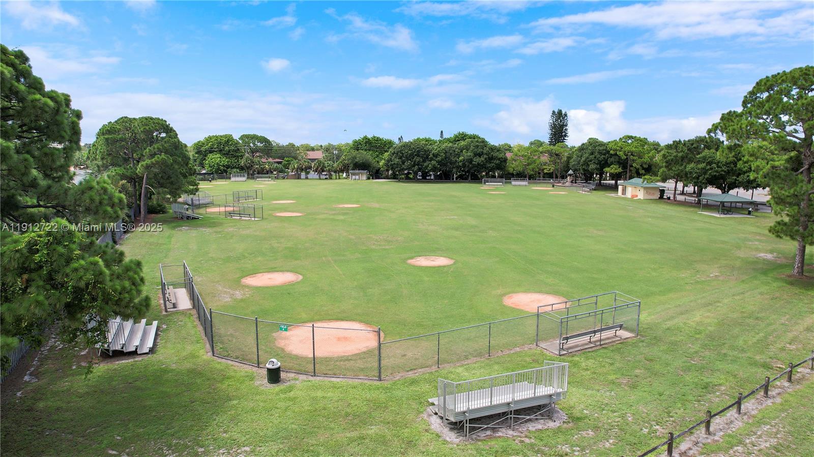 JUPITER VILLAGE TOWNHOMES - Residential