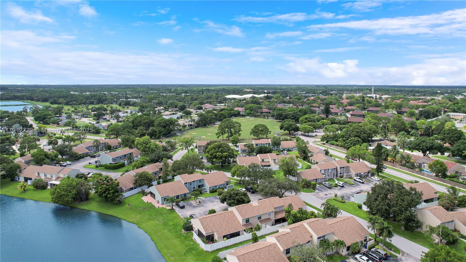 JUPITER VILLAGE TOWNHOMES - Residential