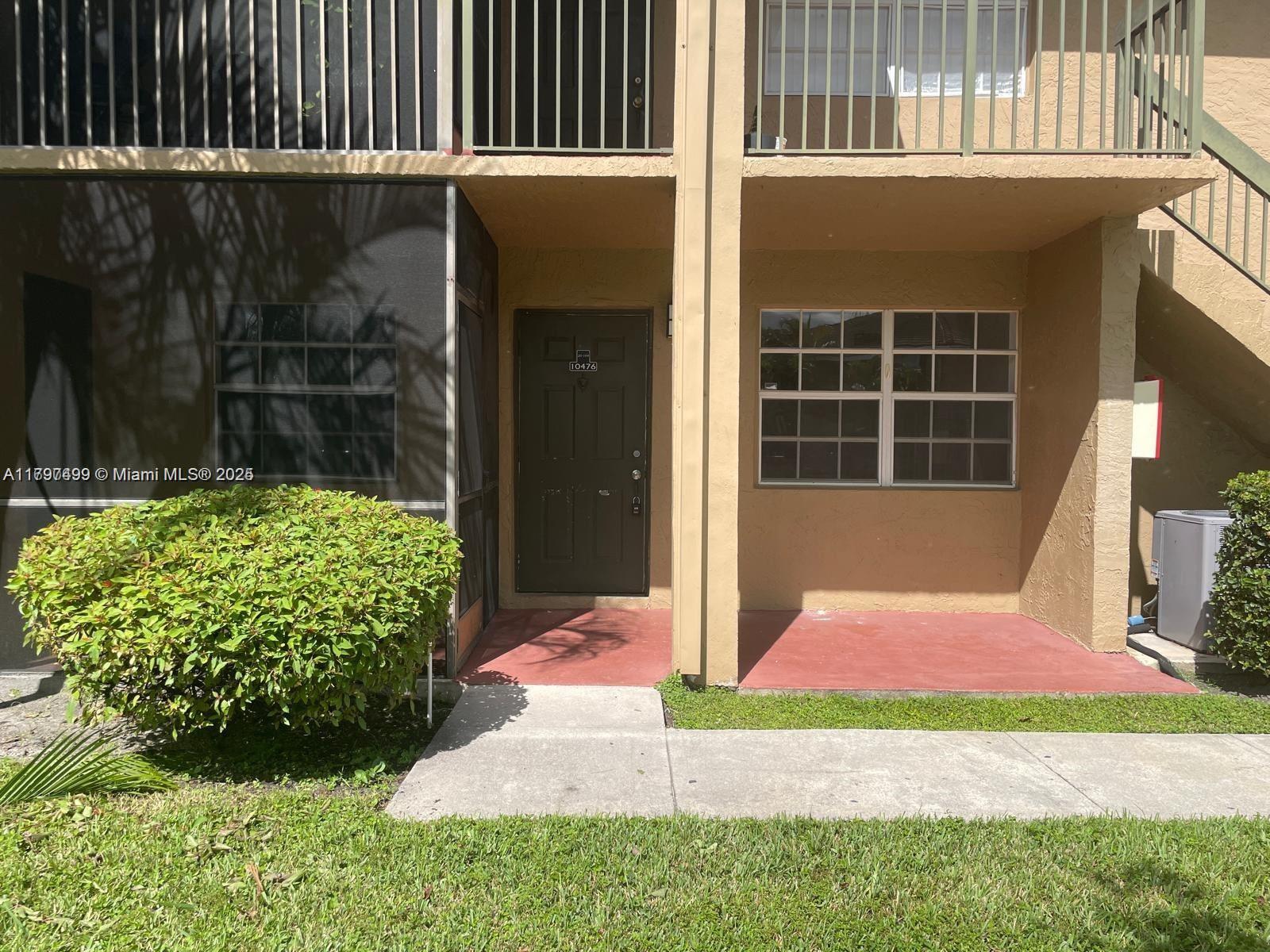 10476 Nw 8th St 104, Pembroke Pines, Miami-Dade County, Florida - 2 Bedrooms  
2 Bathrooms - 