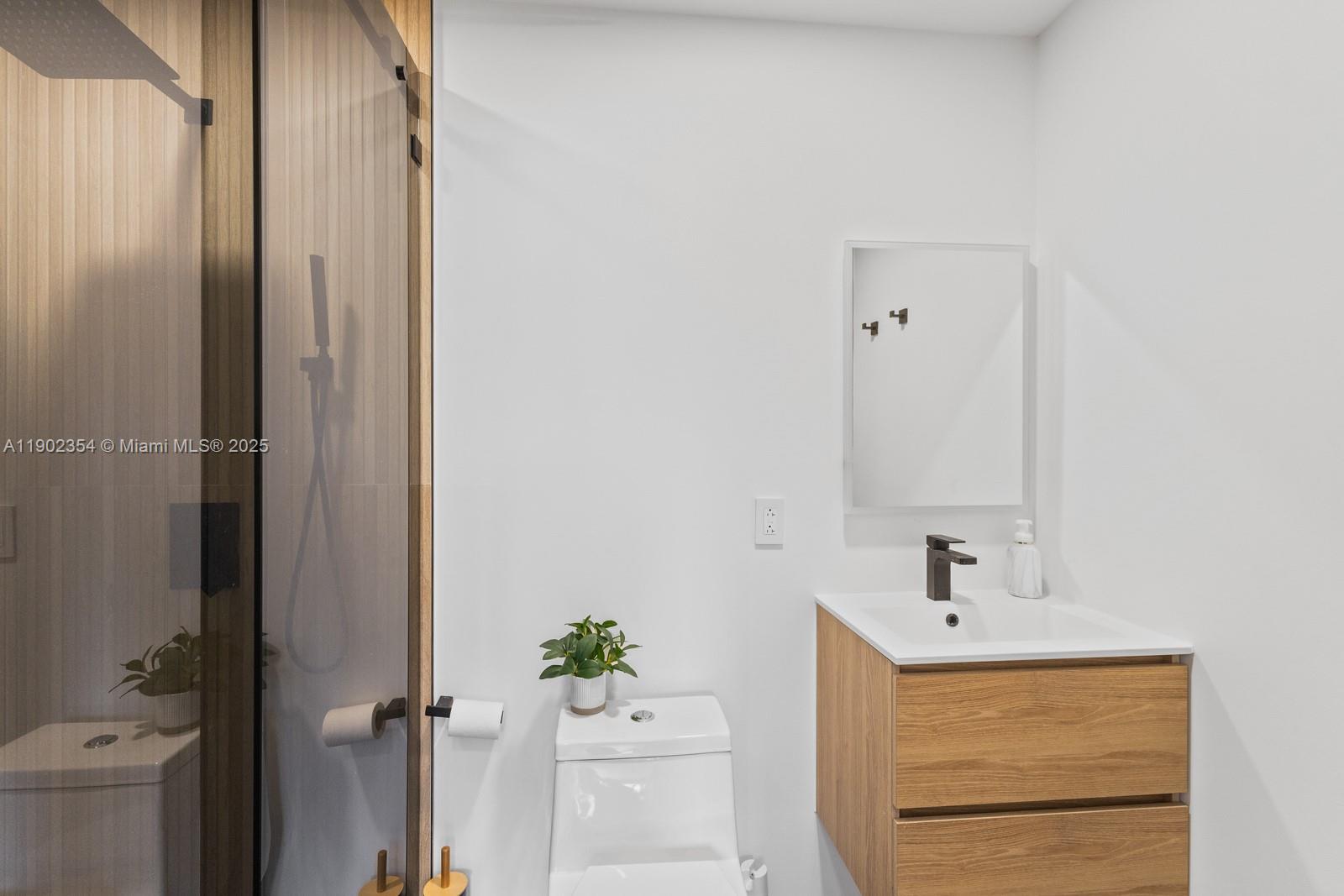 DORAL ISLES RIVIERA - Residential Lease