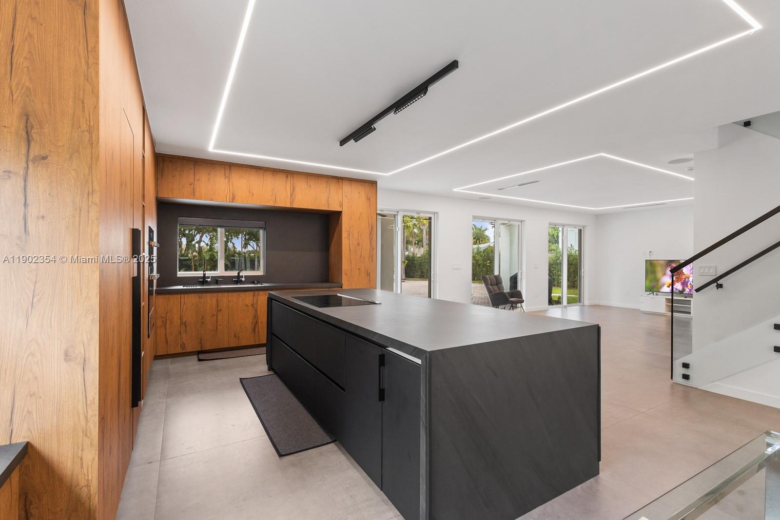 DORAL ISLES RIVIERA - Residential Lease