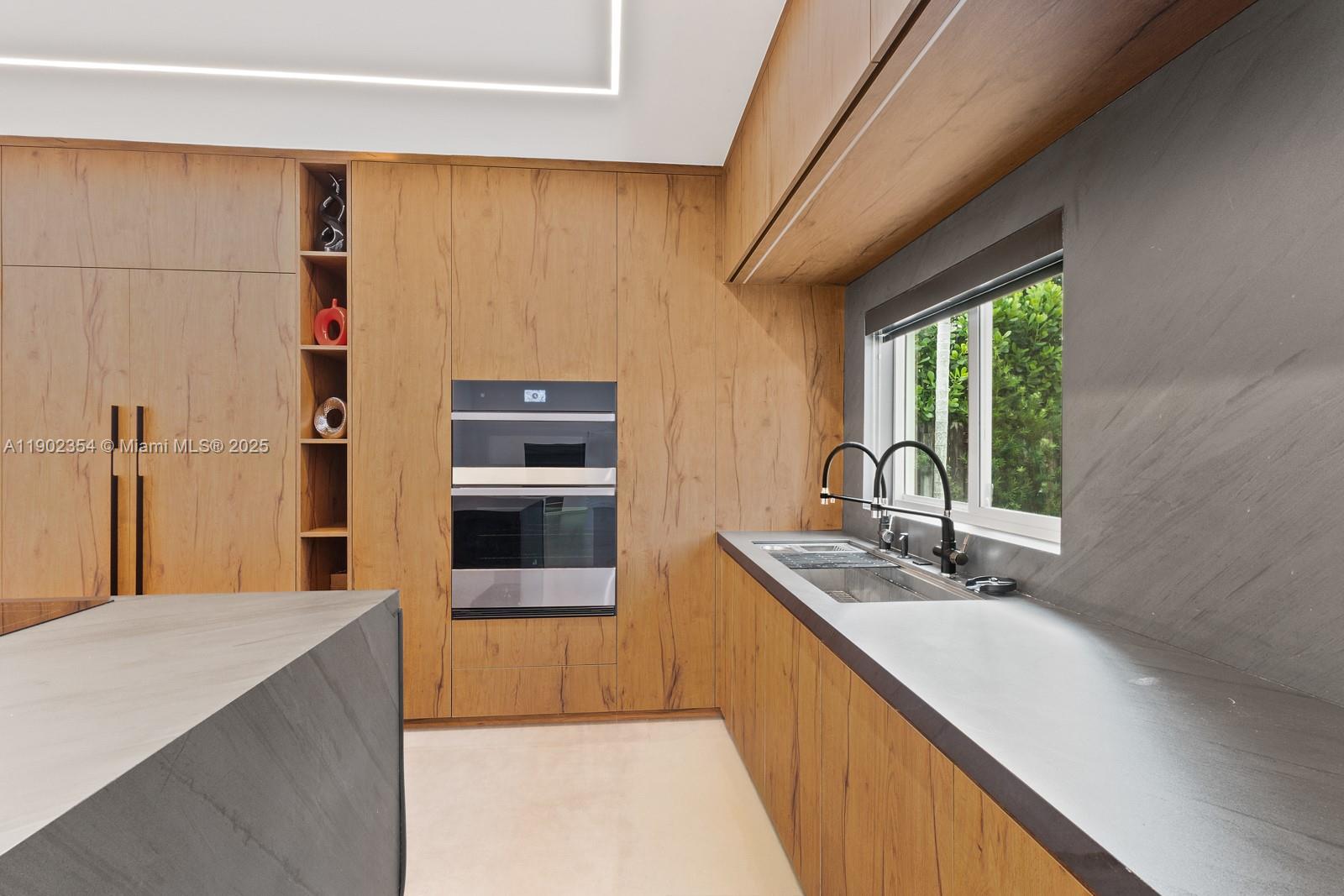 DORAL ISLES RIVIERA - Residential Lease