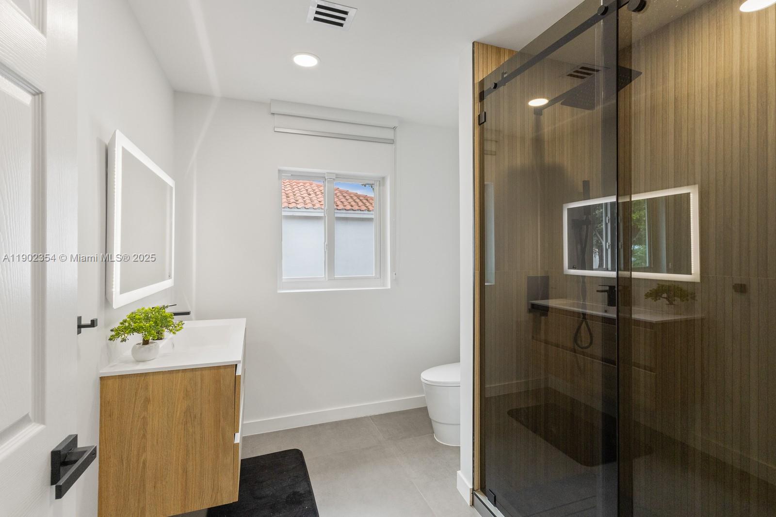 DORAL ISLES RIVIERA - Residential Lease