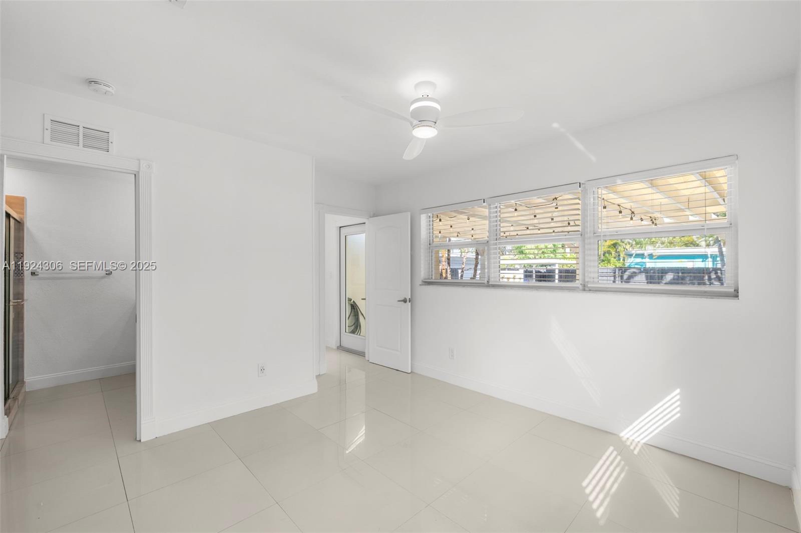 HOLLYWOOD SOUTH SIDE ADD - Residential Lease