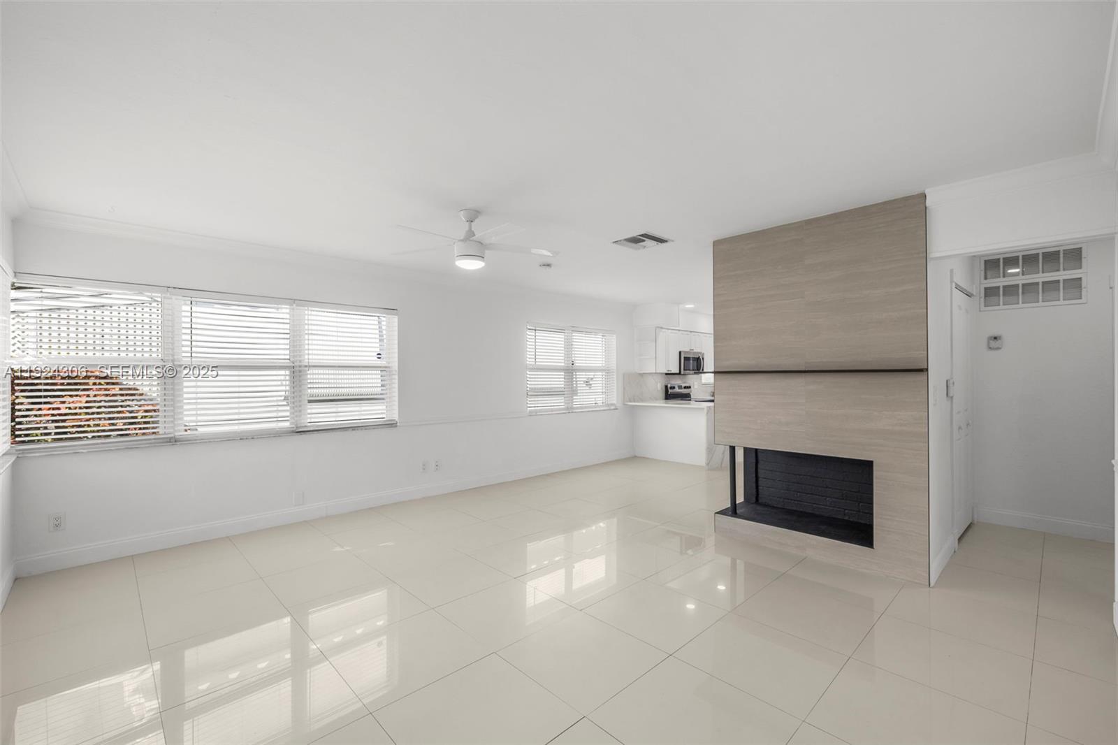 HOLLYWOOD SOUTH SIDE ADD - Residential Lease