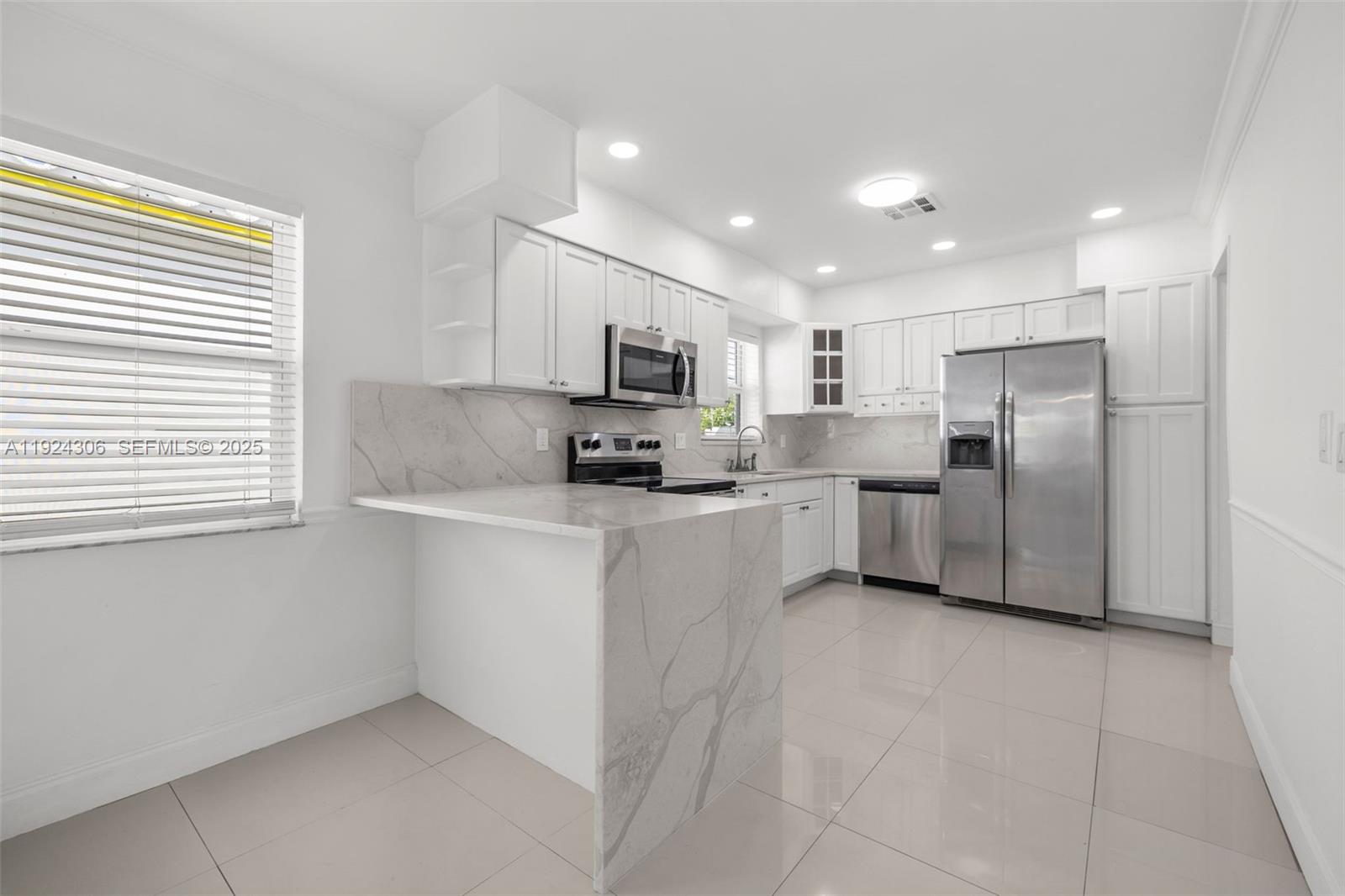 HOLLYWOOD SOUTH SIDE ADD - Residential Lease