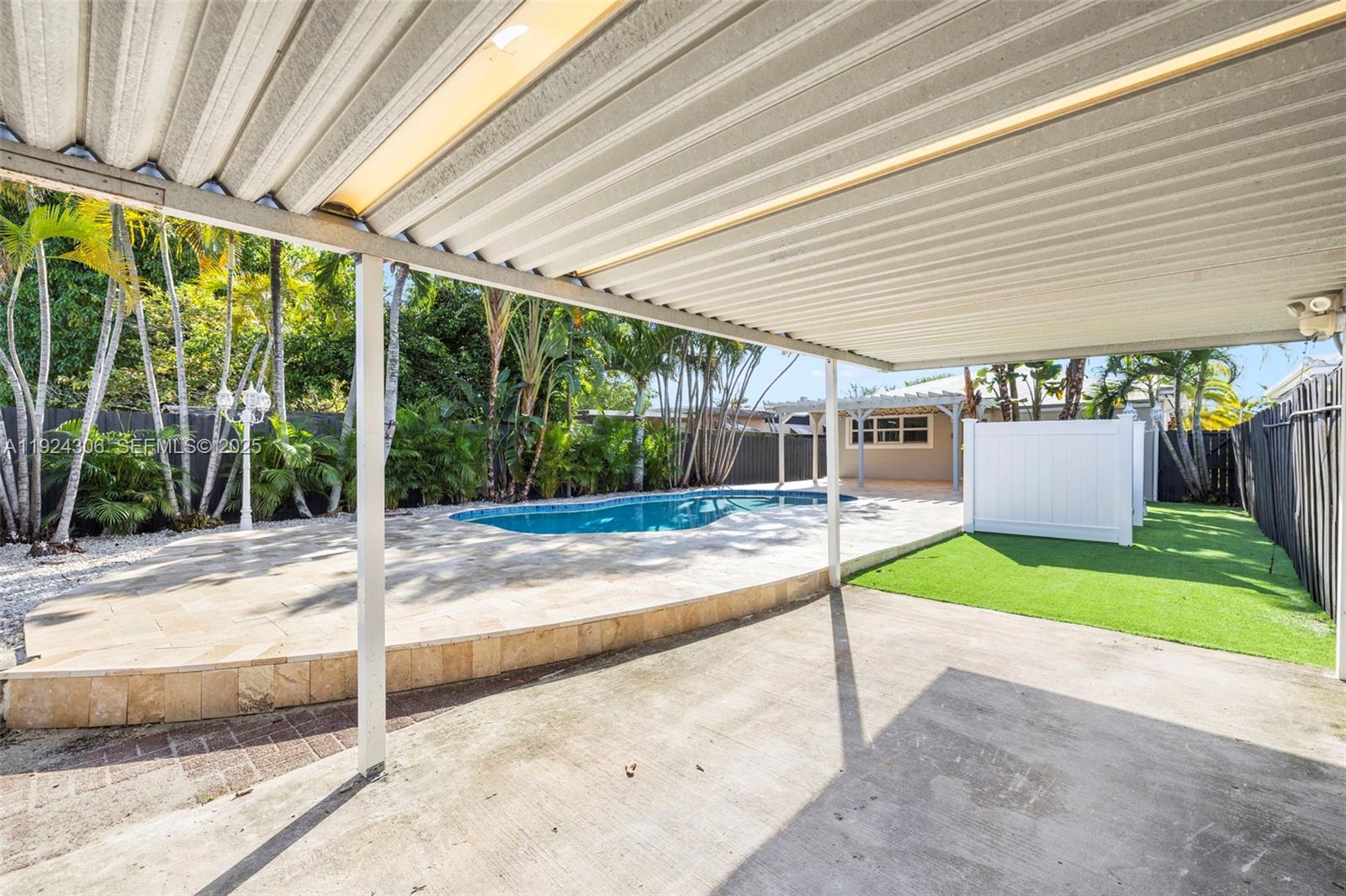 HOLLYWOOD SOUTH SIDE ADD - Residential Lease