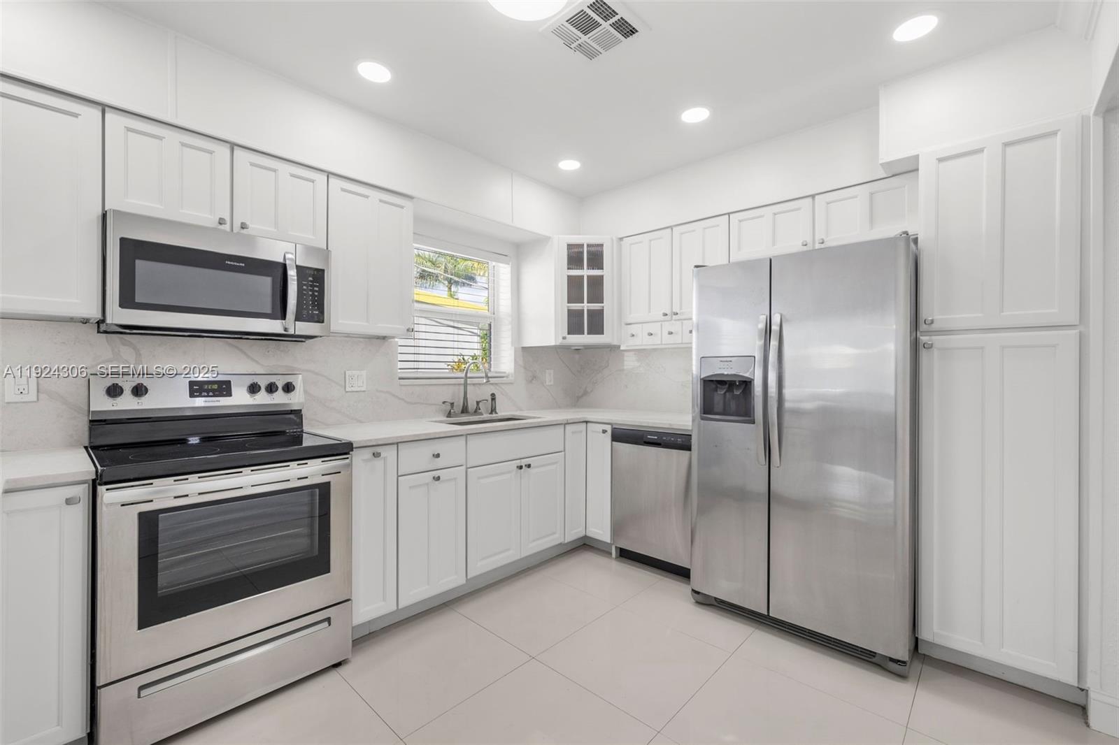 HOLLYWOOD SOUTH SIDE ADD - Residential Lease