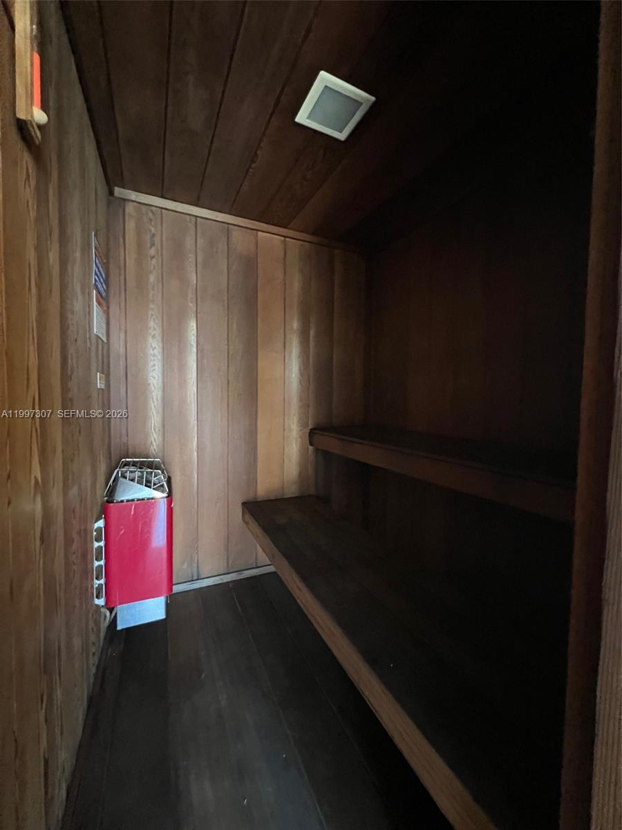 CLIPPER CONDO NO 1 - Residential