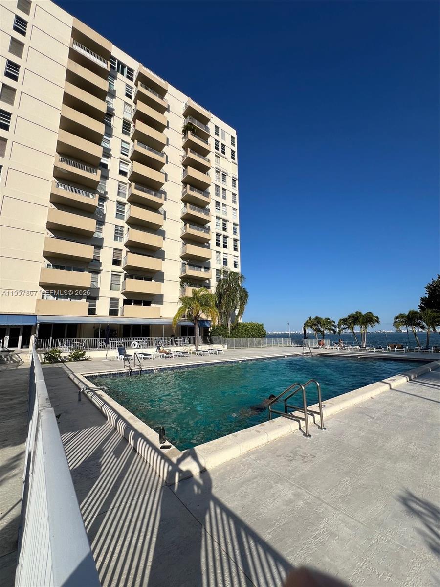 CLIPPER CONDO NO 1 - Residential