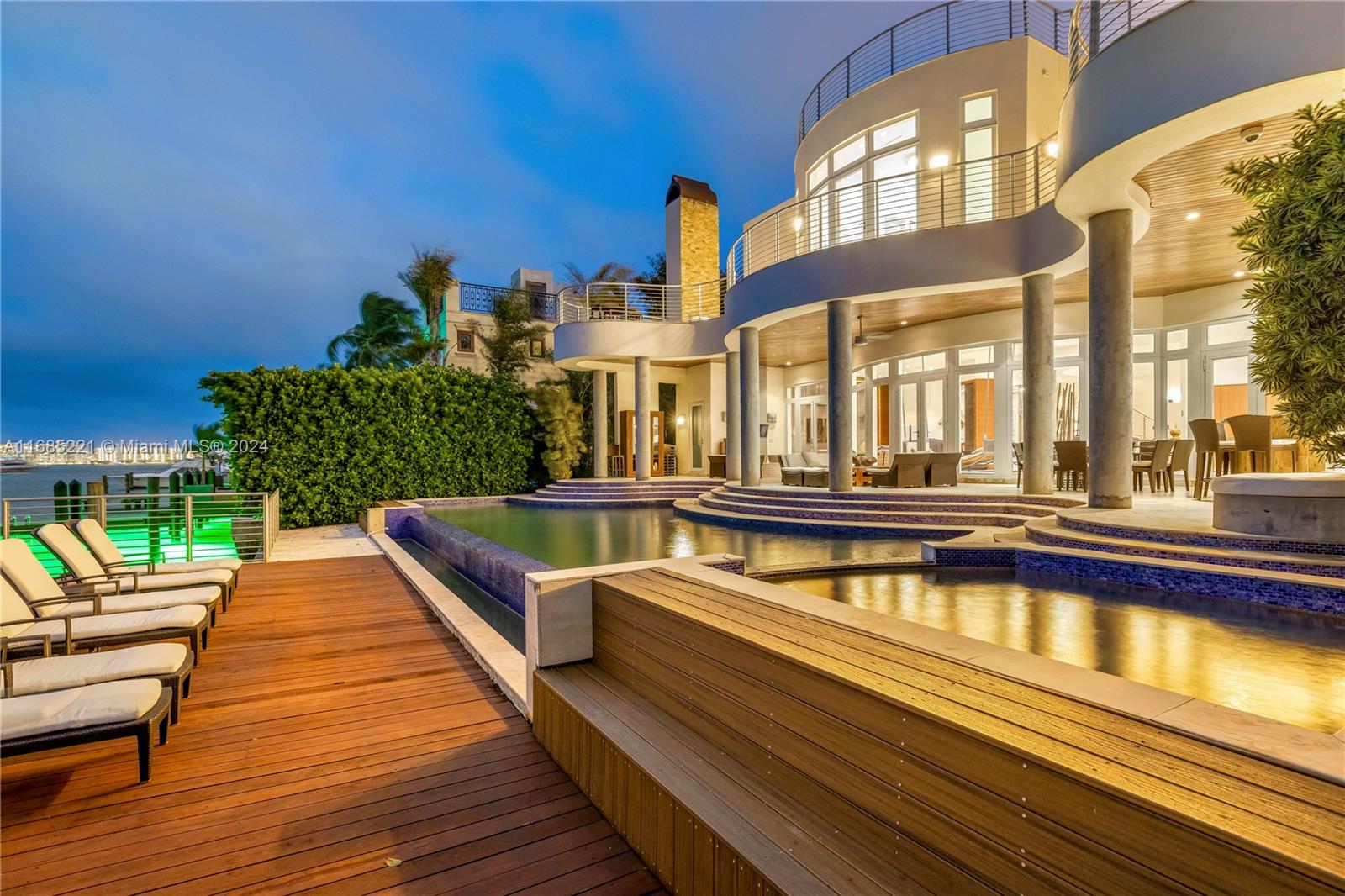 HIBISCUS ISLAND - Residential