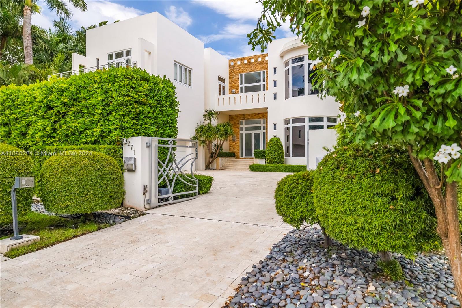 271 N Hibiscus Dr