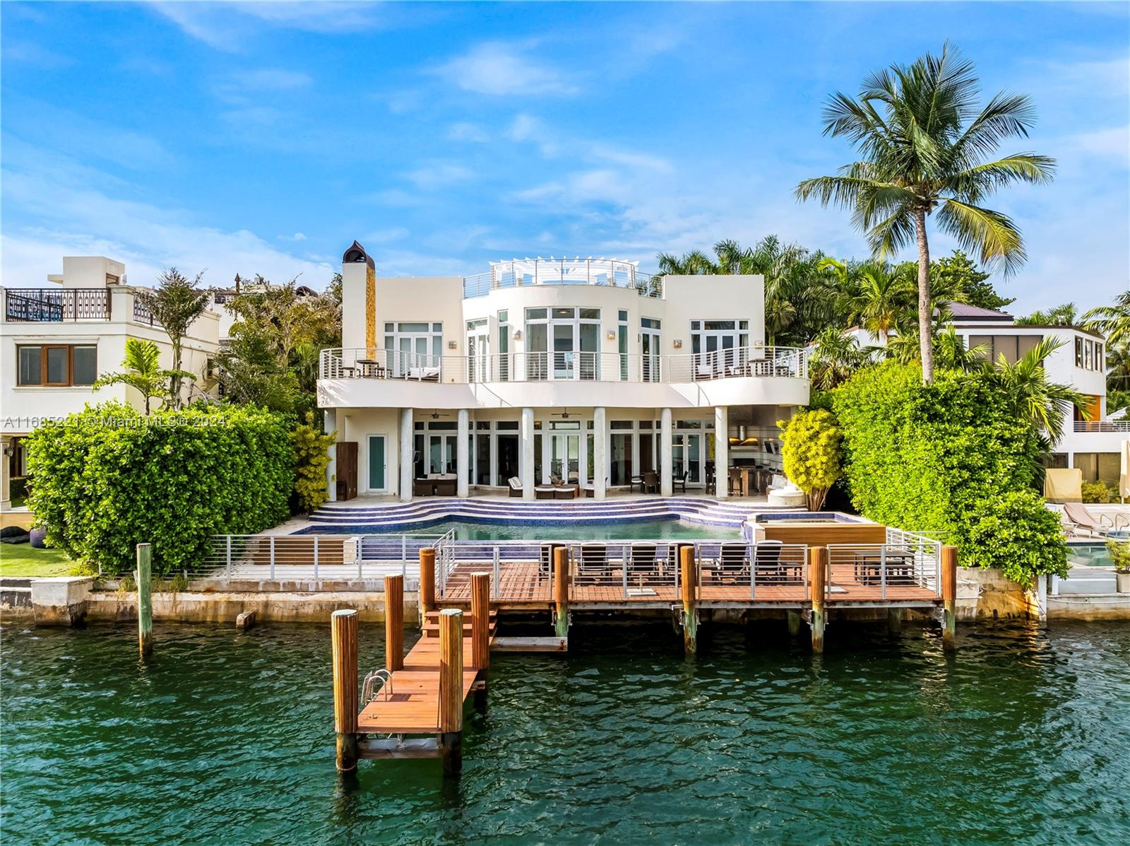 271 N Hibiscus Dr