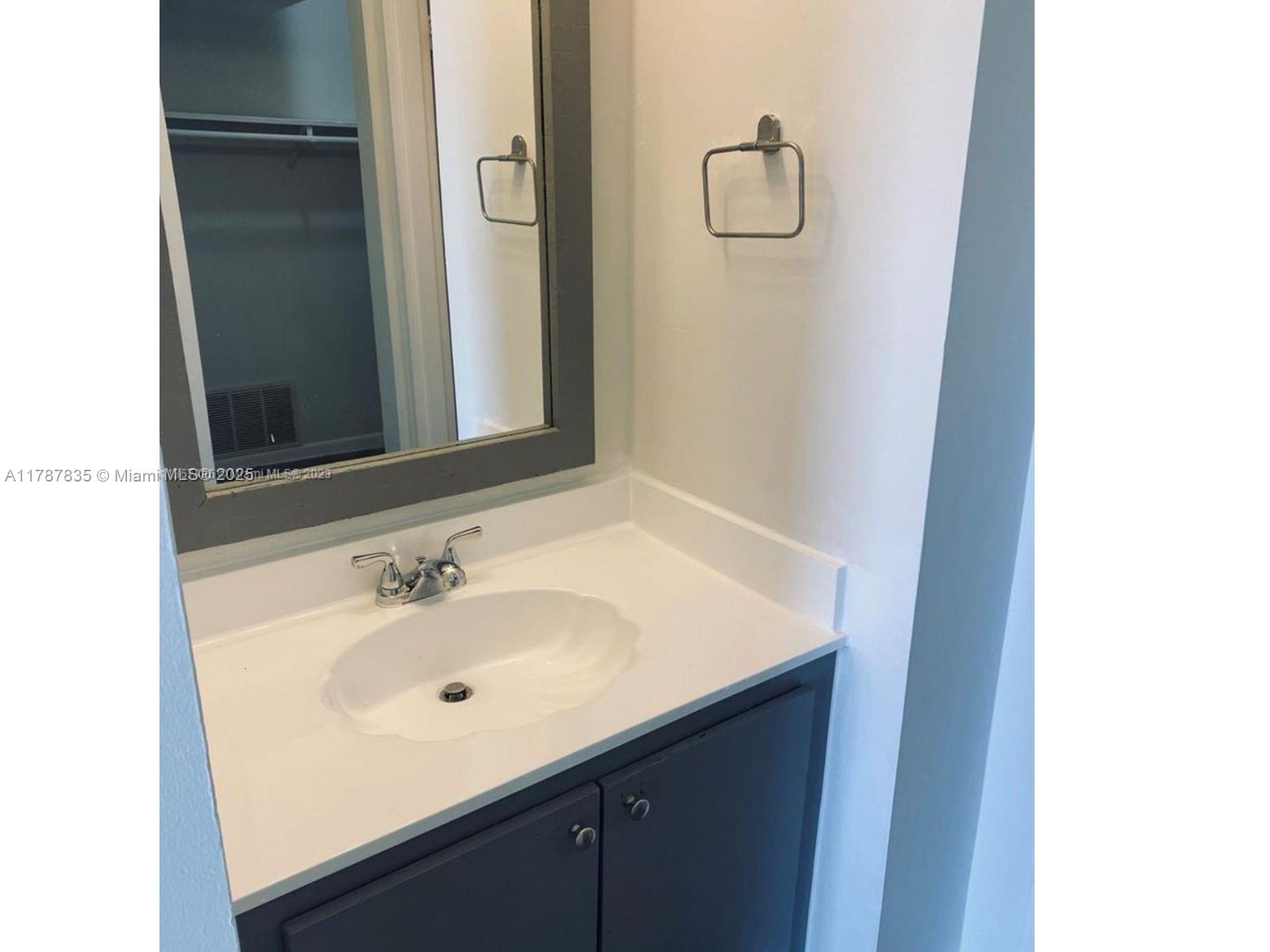 VECINO DEL MAR CONDO - Residential