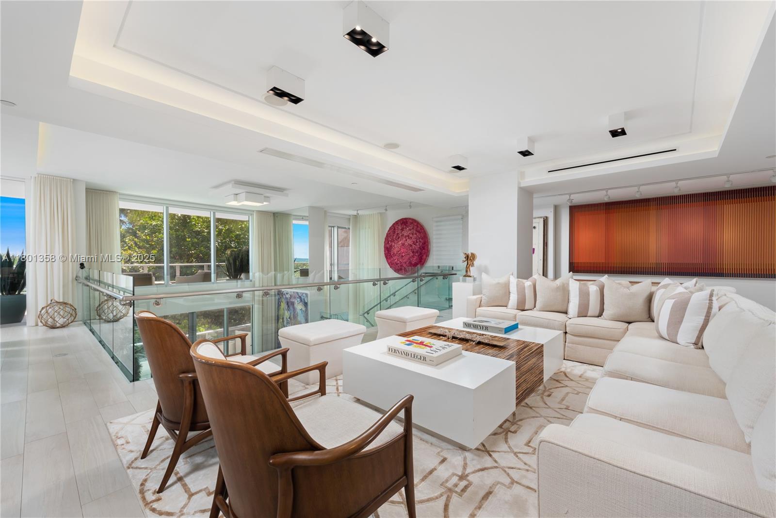 125 Ocean Dr U-0203