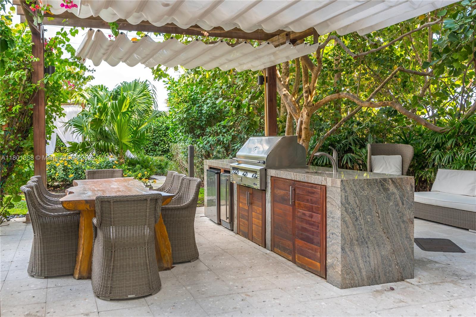 OCEAN HOUSE CONDO - Residential