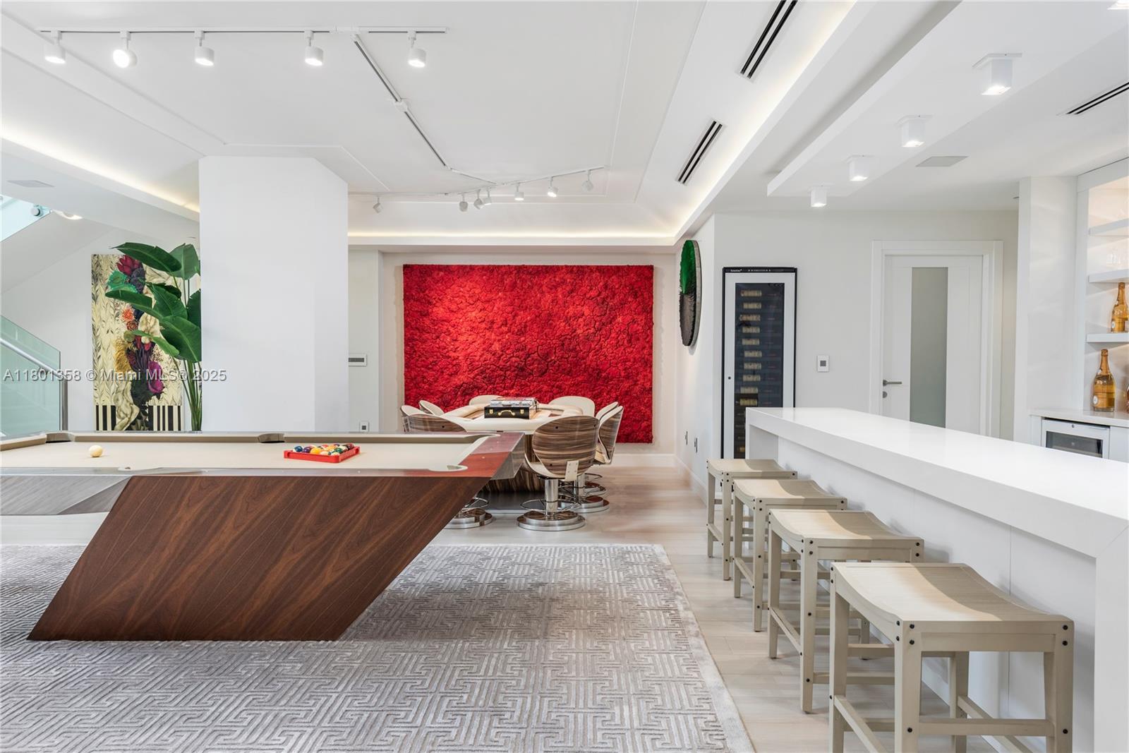 OCEAN HOUSE CONDO - Residential